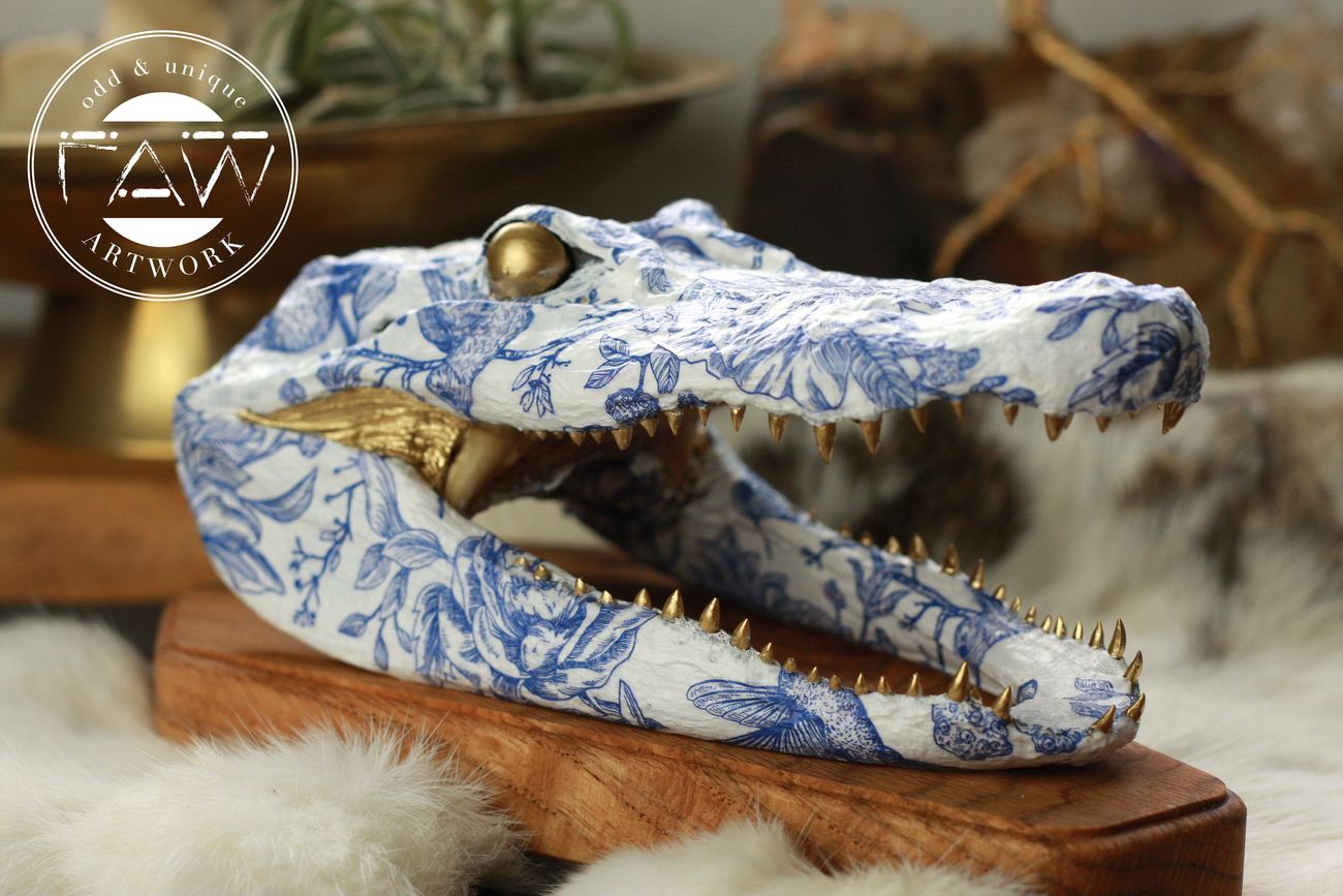 Hummingbird Blue Delft Gator